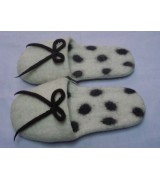 Felt black and white slipper (30/31 number)-6 Pairs